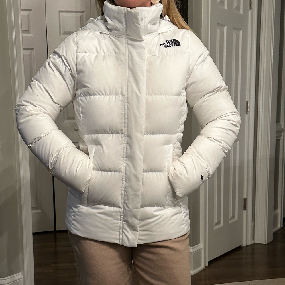 Like New: The North Face Women's 550 Down White Puffer Jacket, Small